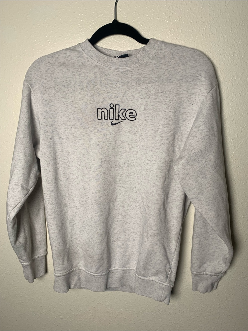 Nike Women’s Heather Light Gray Crewneck Sweatshirt